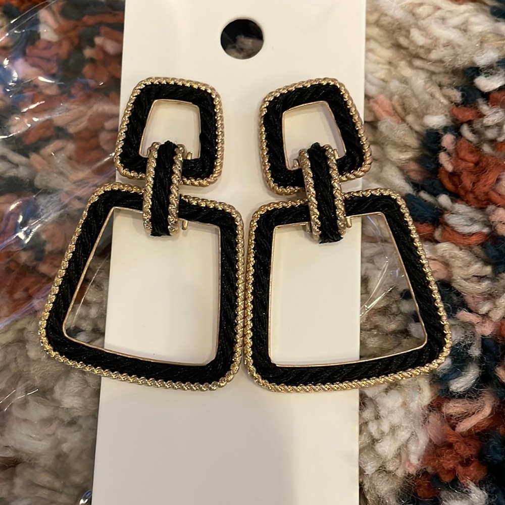 🔥Express Brand new never worn statement earrings.
